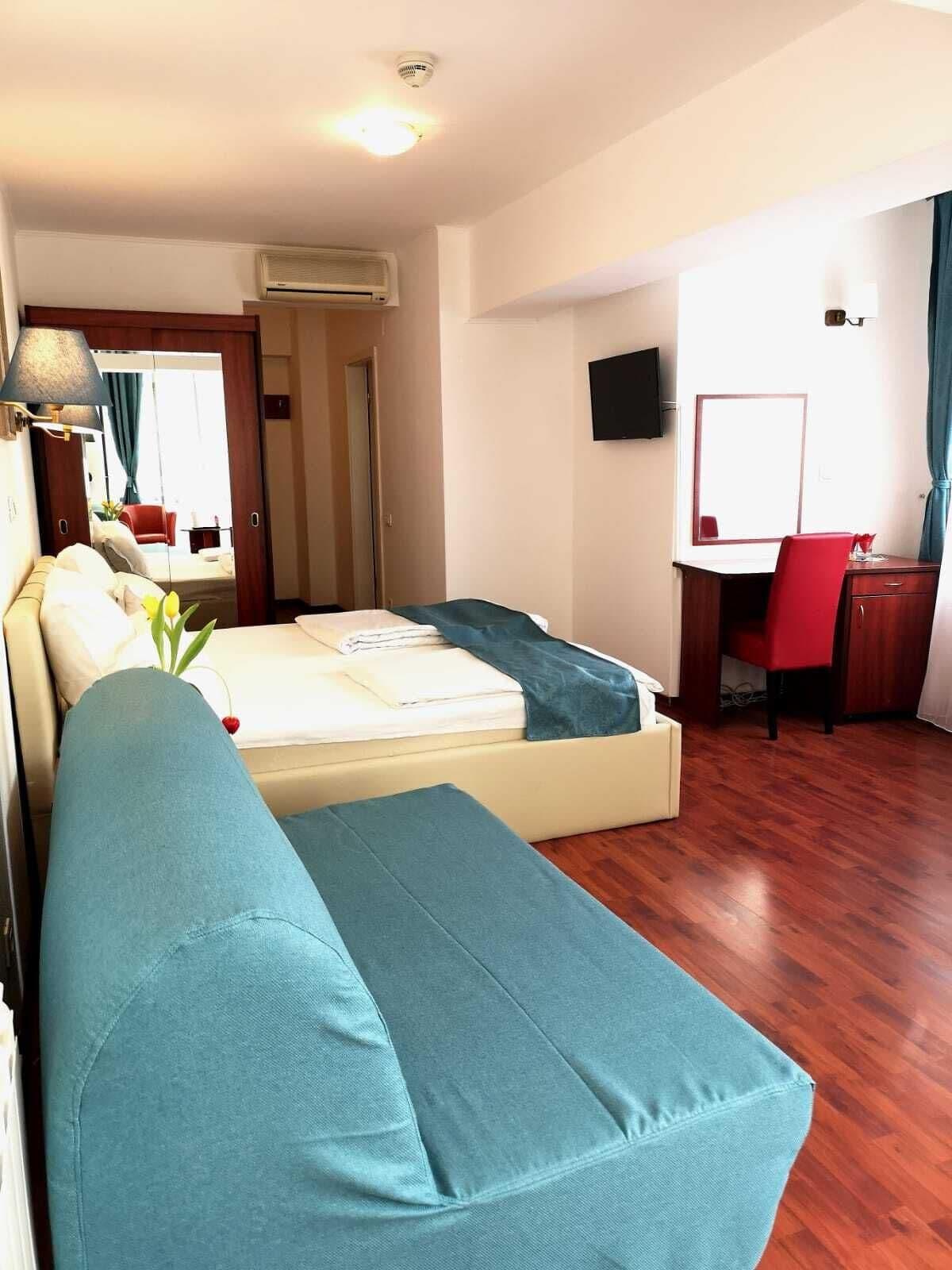 Hotel Atrium Center