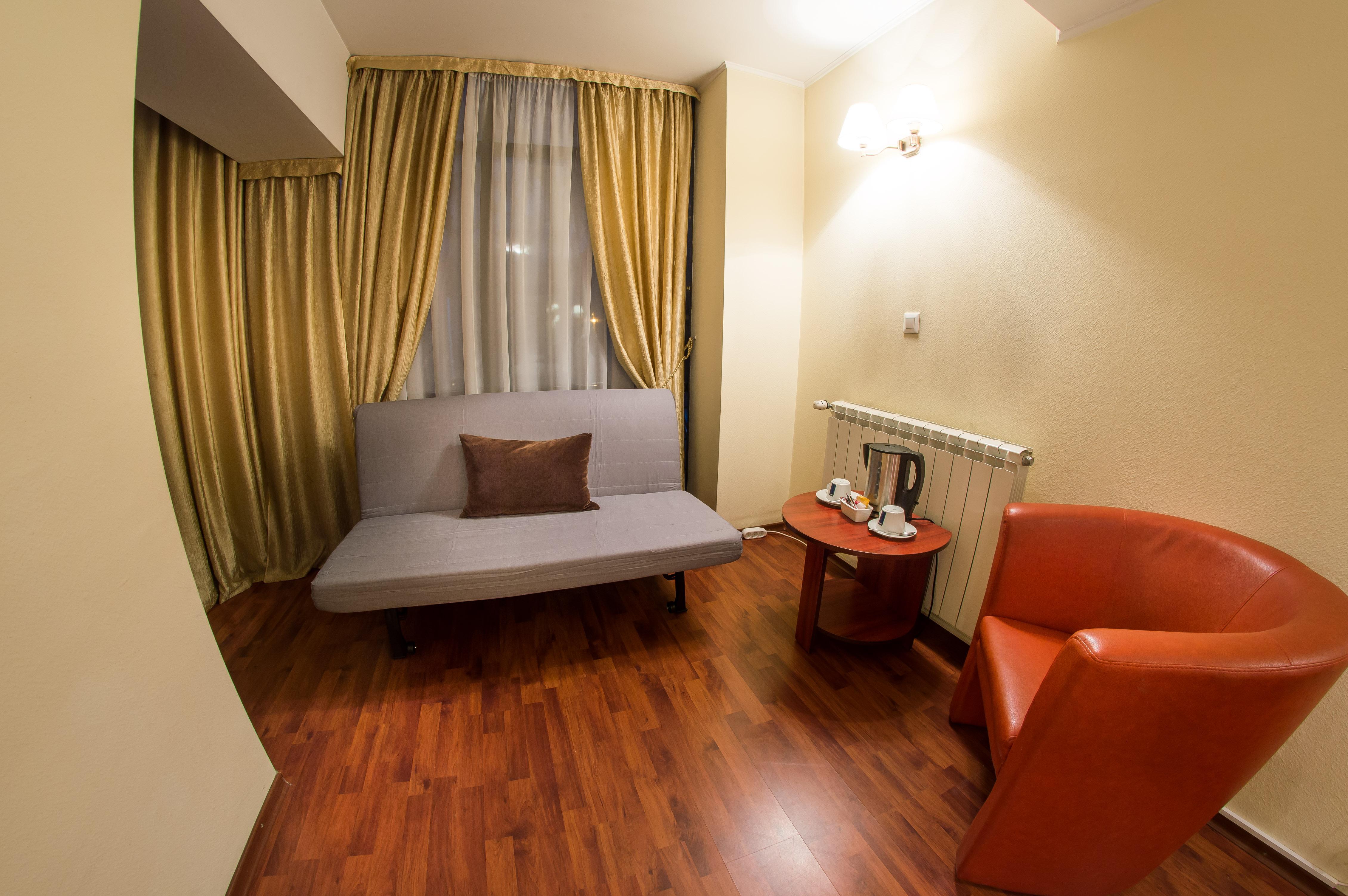 Atrium Center 4*