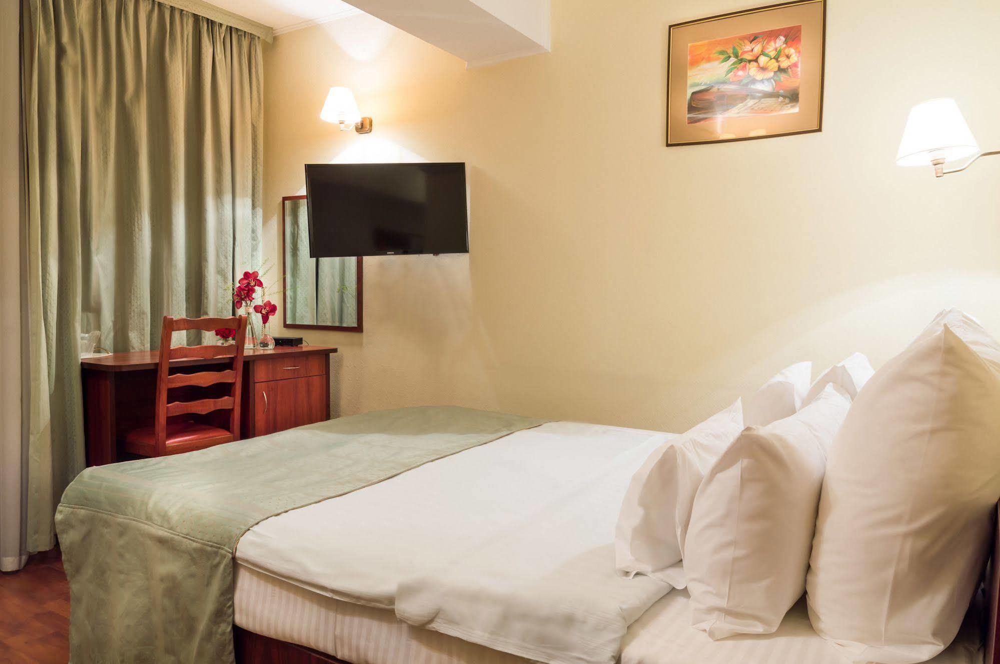 Atrium Center Hotel 4*