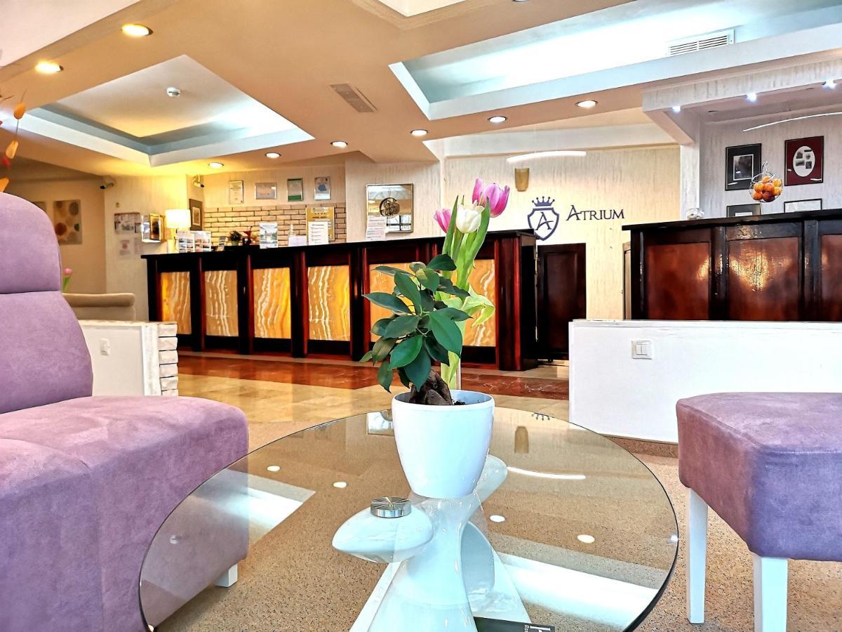 Hotel Atrium Center