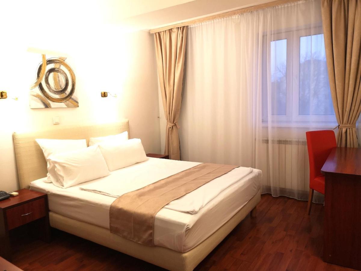 Atrium Center Hotel 4*