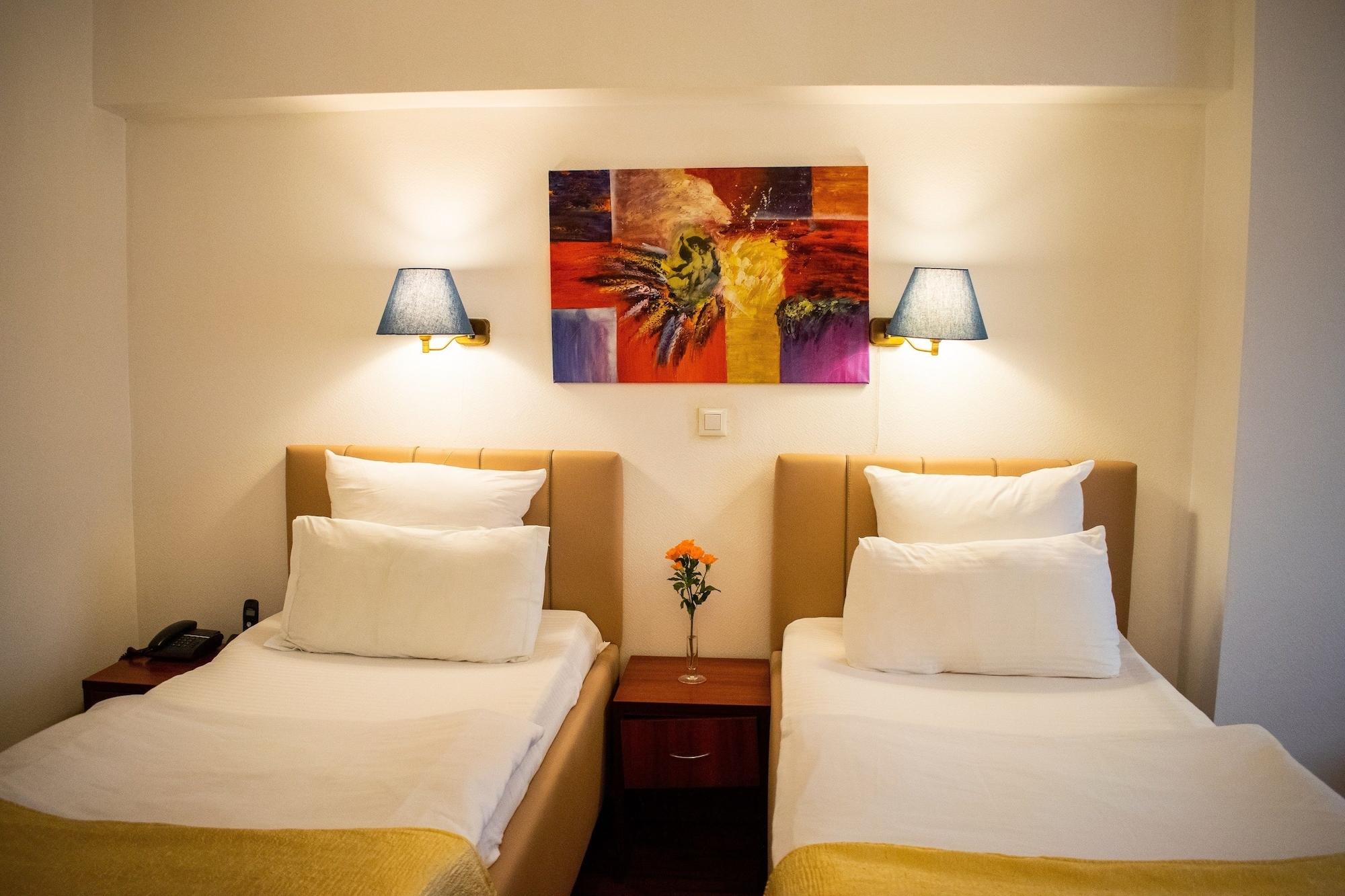 Atrium Center 4*