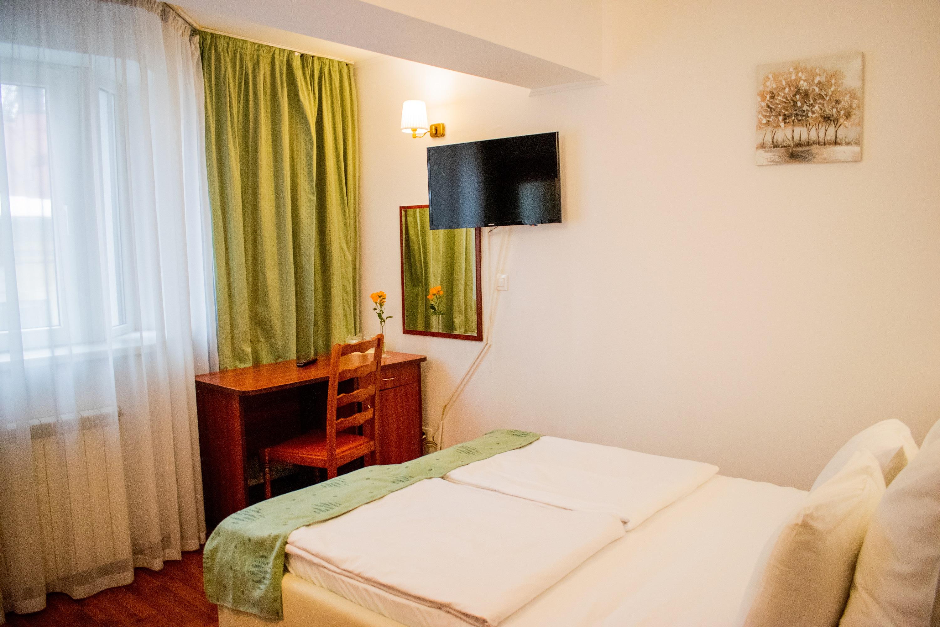 Atrium Center 4*